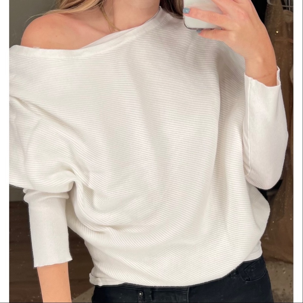 Yexipo Off The Shoulder White Sweater